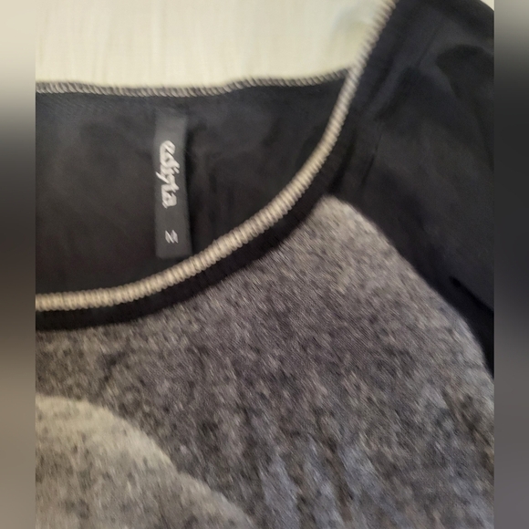 Black and Gray Floral Women's Top - Picture 4 of 5